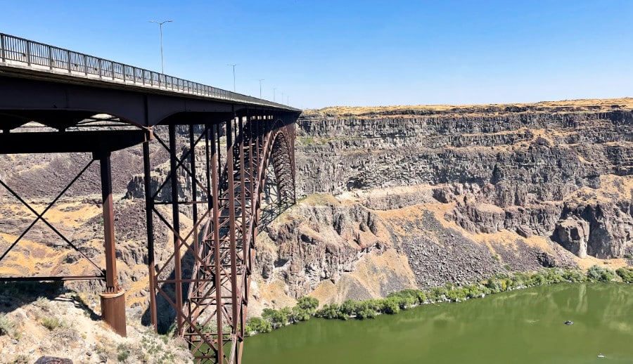 Spectacular view of the towering Perrine Bridge in Twin Falls