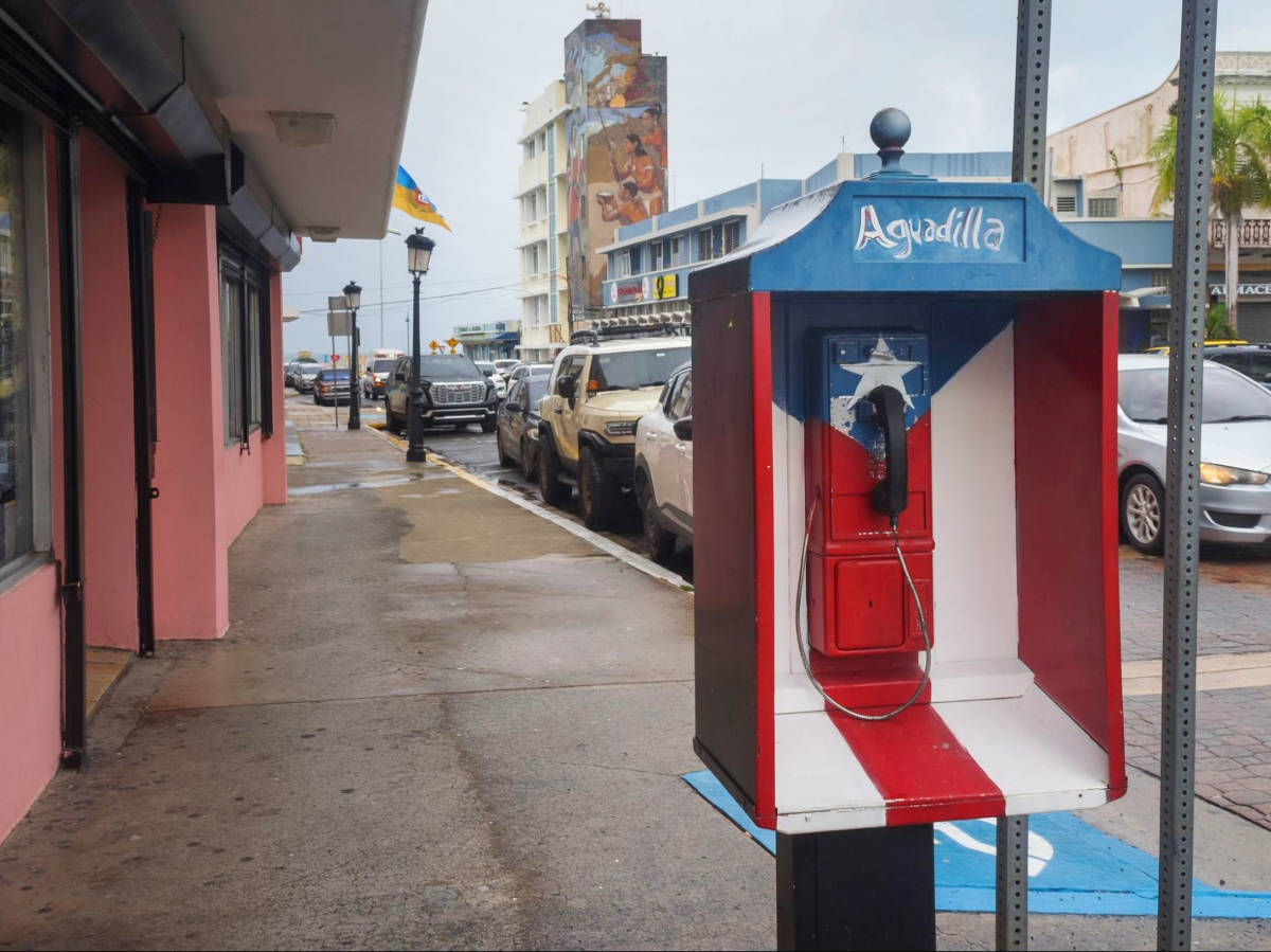 A mural on the phonebooth