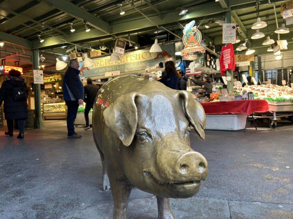 View of a large bronze piggie bank named Rachel at Pike Place Market