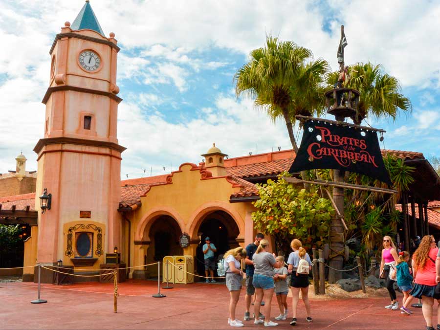 People in front of the Pirates of the Caribbean Park