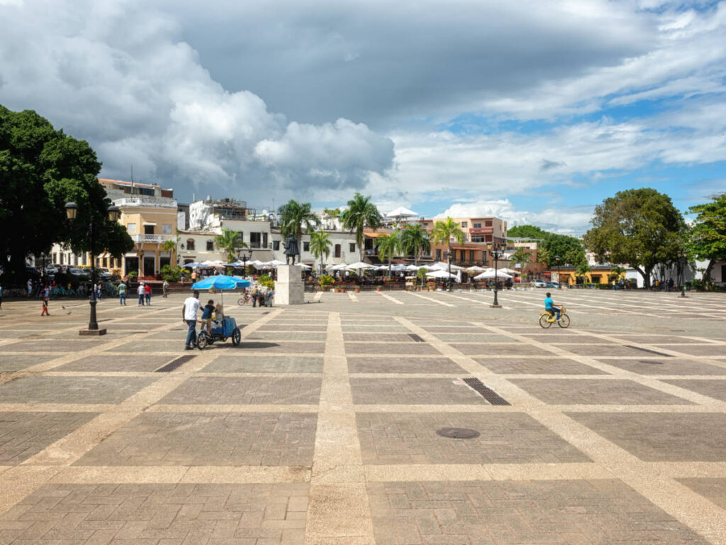 View of the restaurants and the people enjoying around Plaza de España