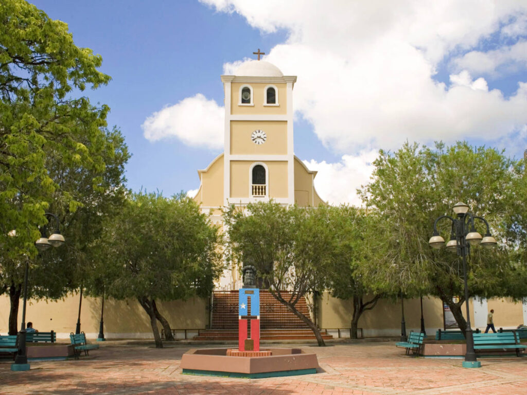 Blue sky over the Plaza de la Revolución