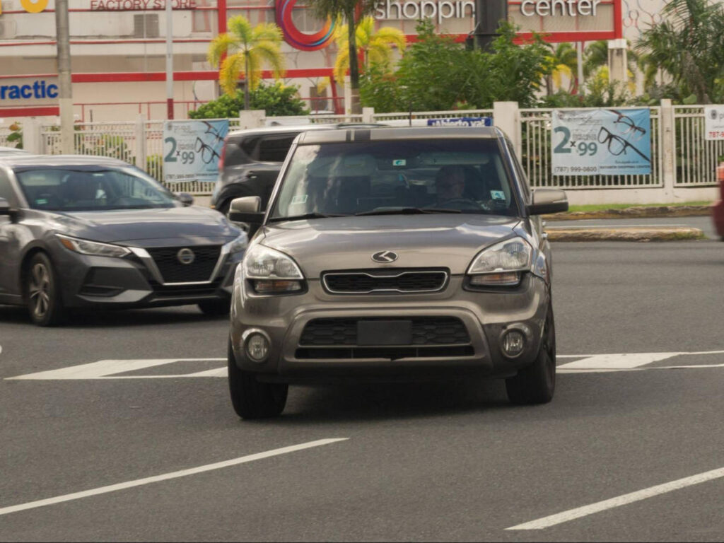 View of the vehicles at the main avenue of Puerto Rico