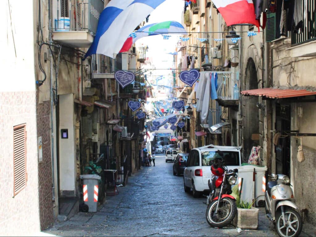 View of the narrow street in Quartieri Spagnoli