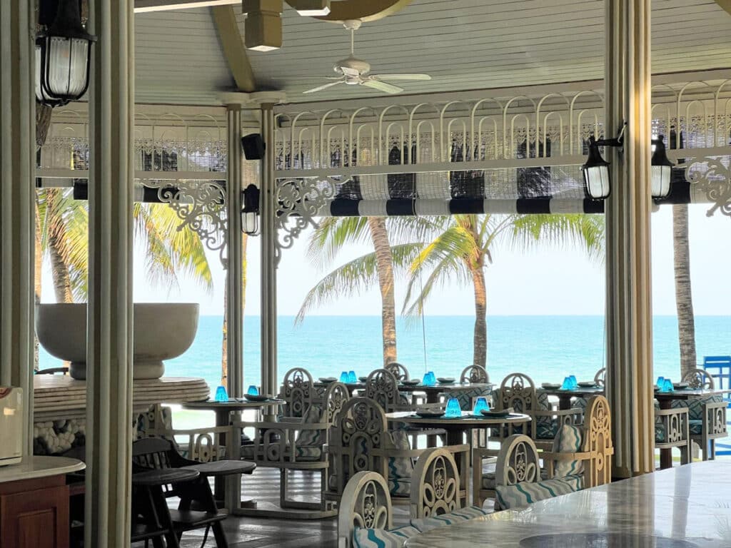 Dining area with a view of the beach in Red Rum