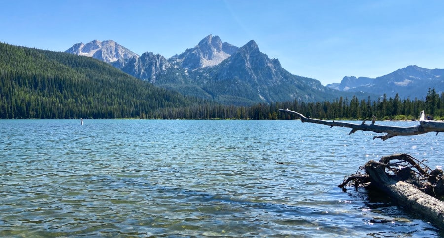 Beautiful mountain view and crystal clear water of Redfish Lake near Boise