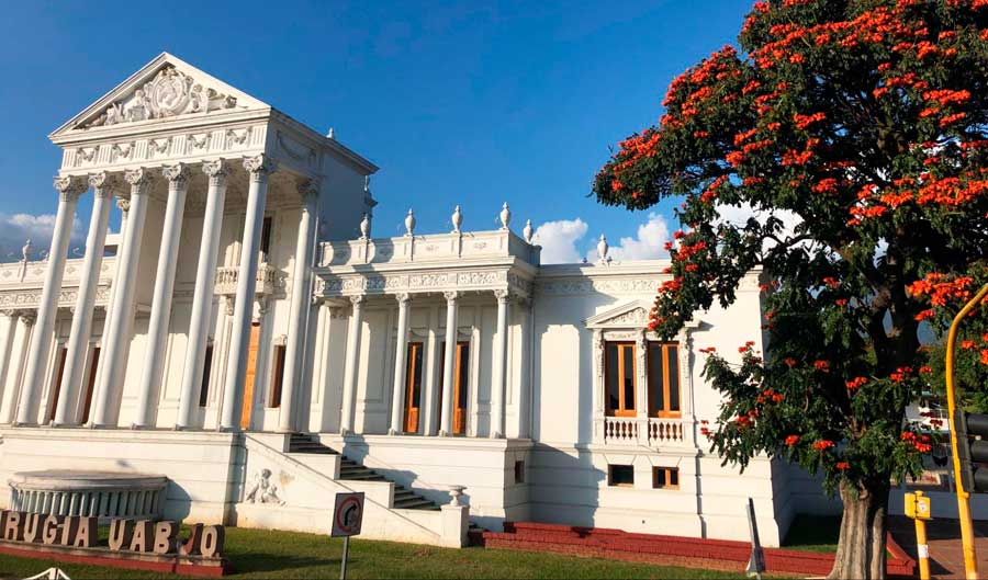 A political building of Reforma from the outside
