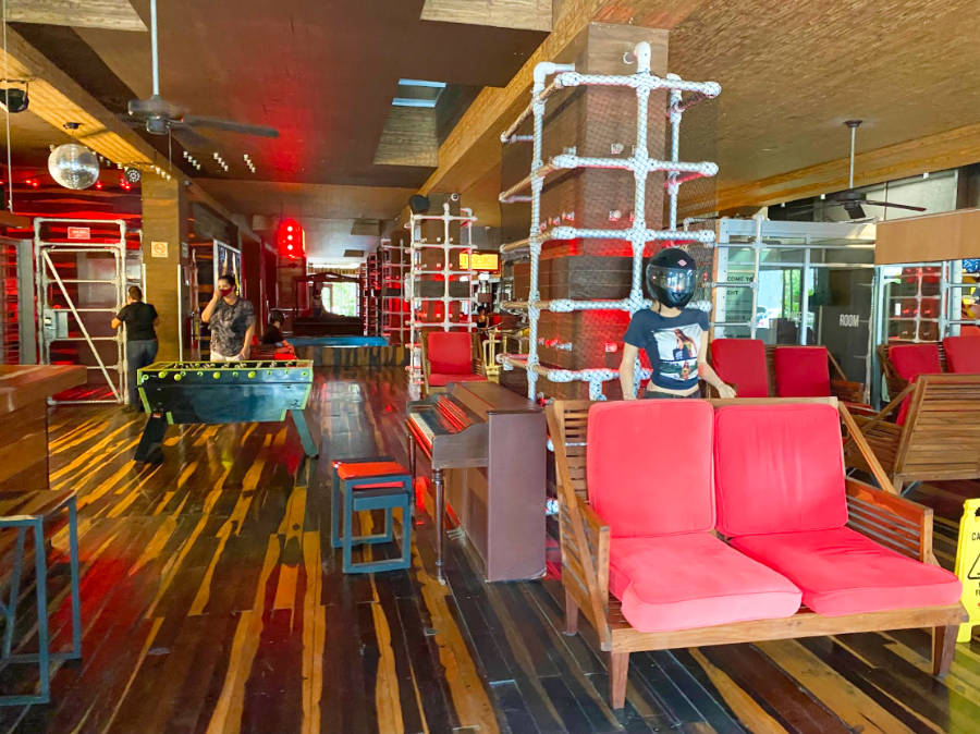 View of the interior of Reina Roja