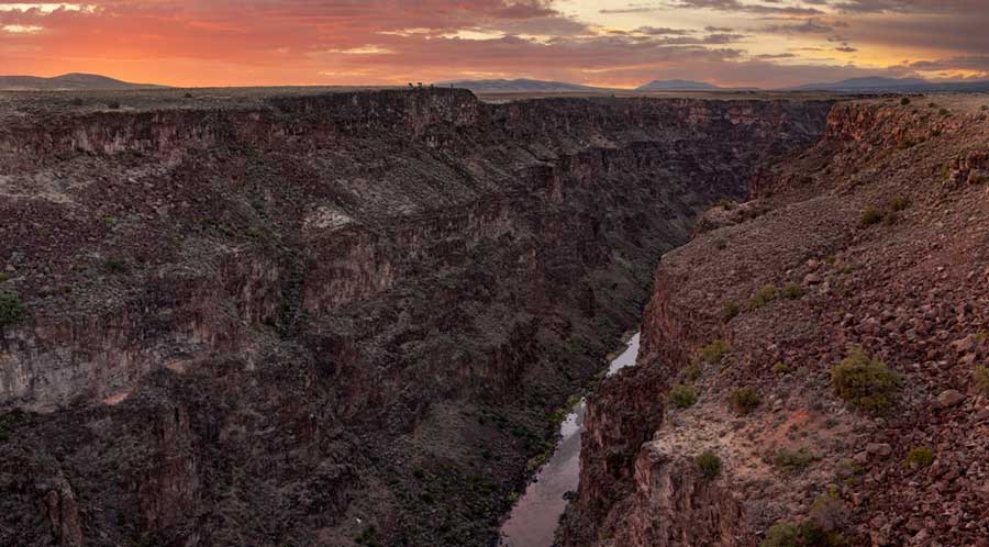 Overlooking view at the Rio Grande Gorge