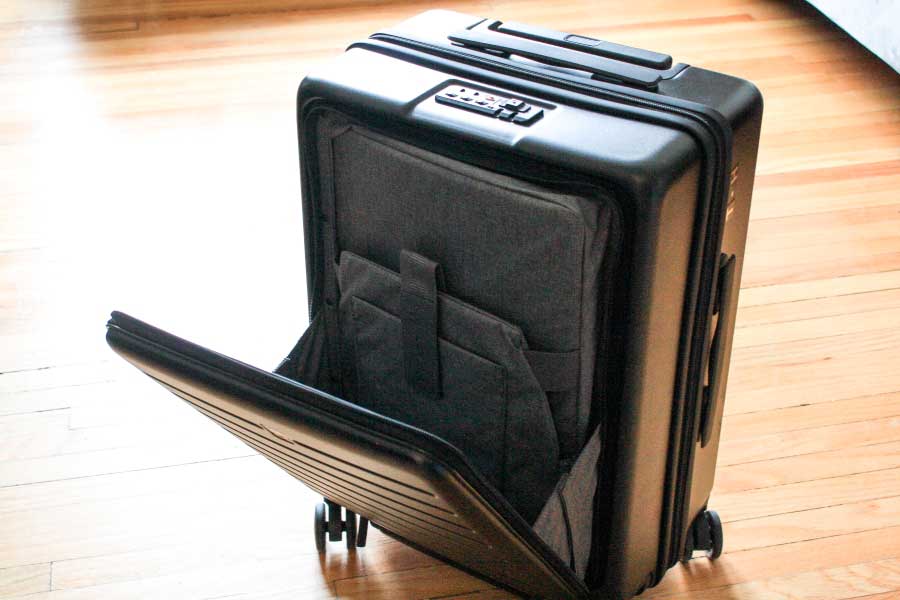 A laptop pocket on the front compartment of Level8 Road Runner