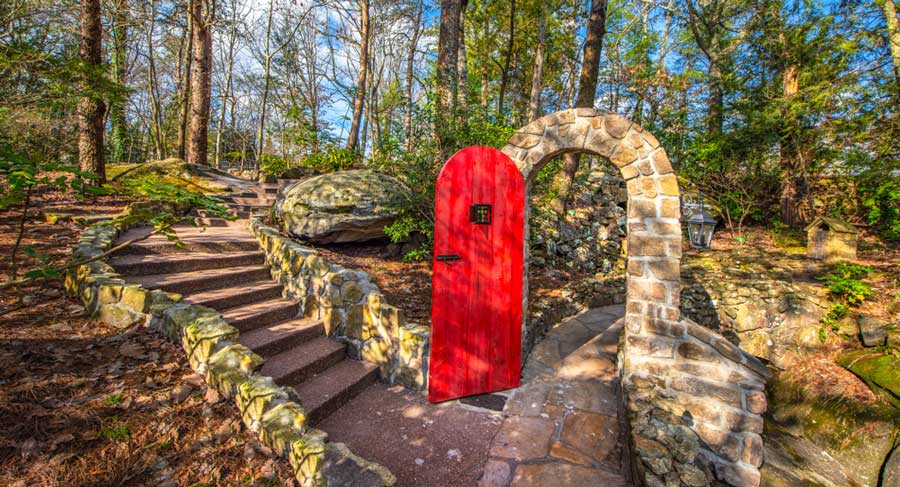 A red door at the Rock City Gardens
