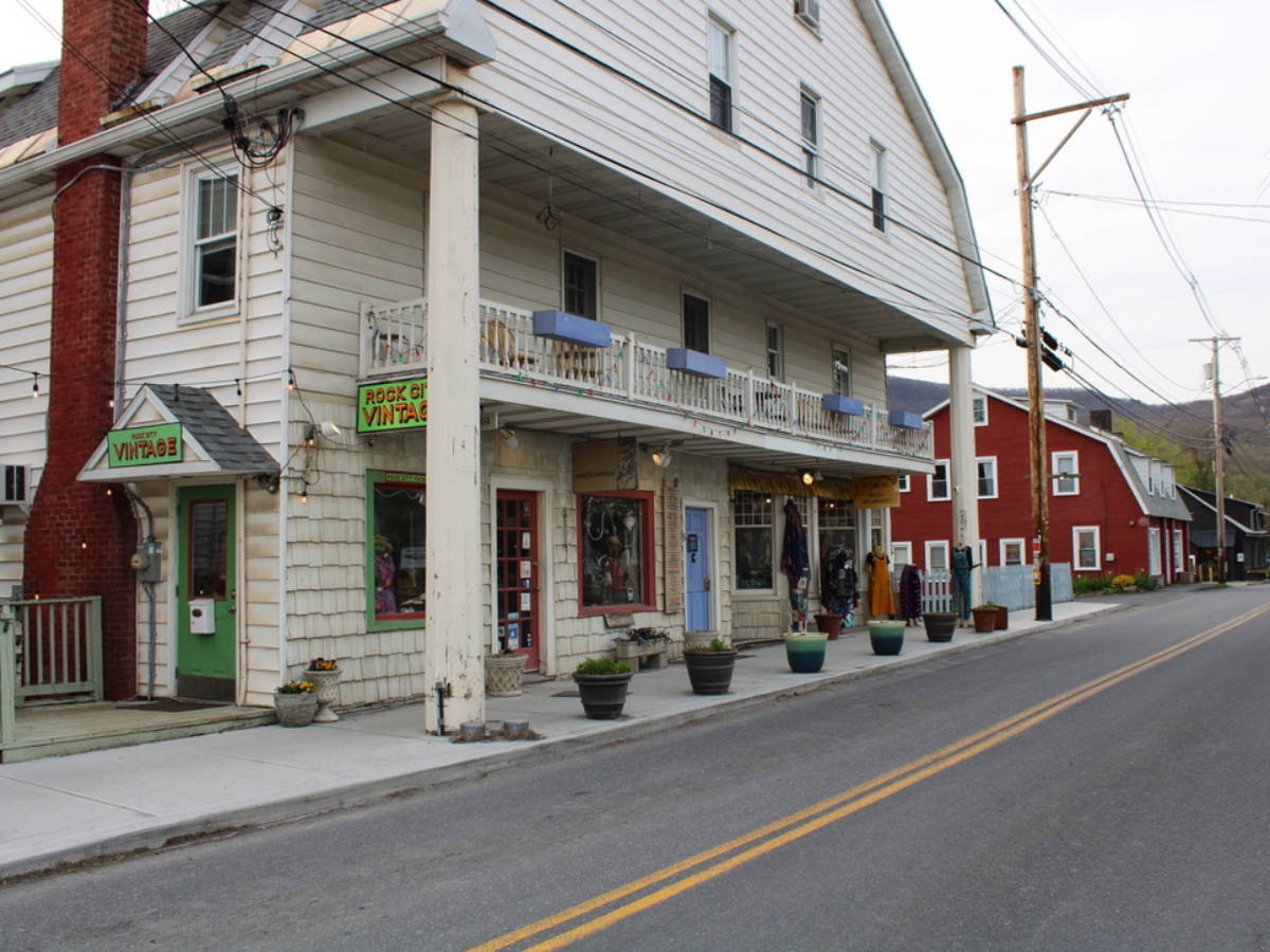 View outside the Rock of Vintage on Woodstock street