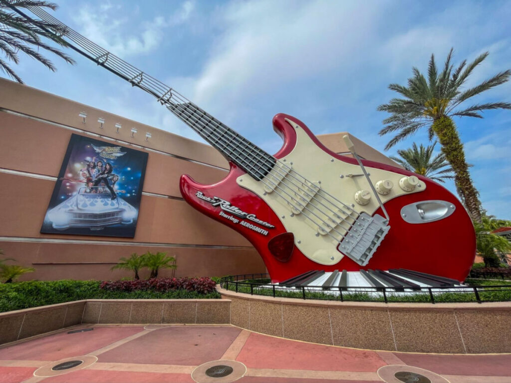 Giant guitar at Rock ‘n’ Roller Coaster