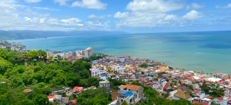 Panoramic photo of the Romantic Zone and the sea in Puerto Vallarta