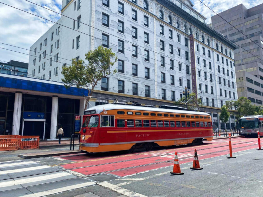 A streetcar driving around San Francisco
