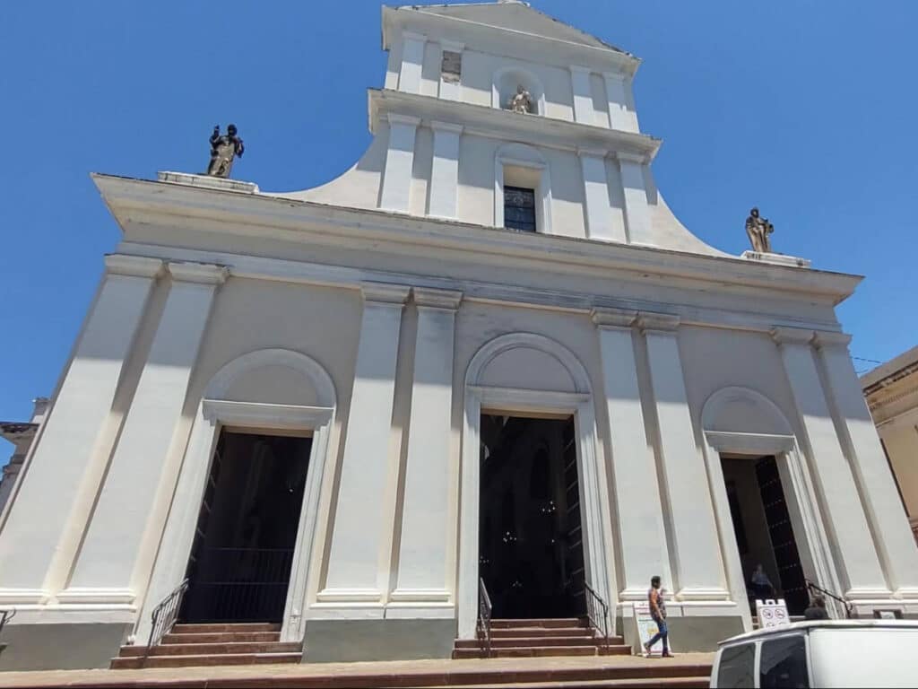 Clear blue sky over the San Juan Cathedral