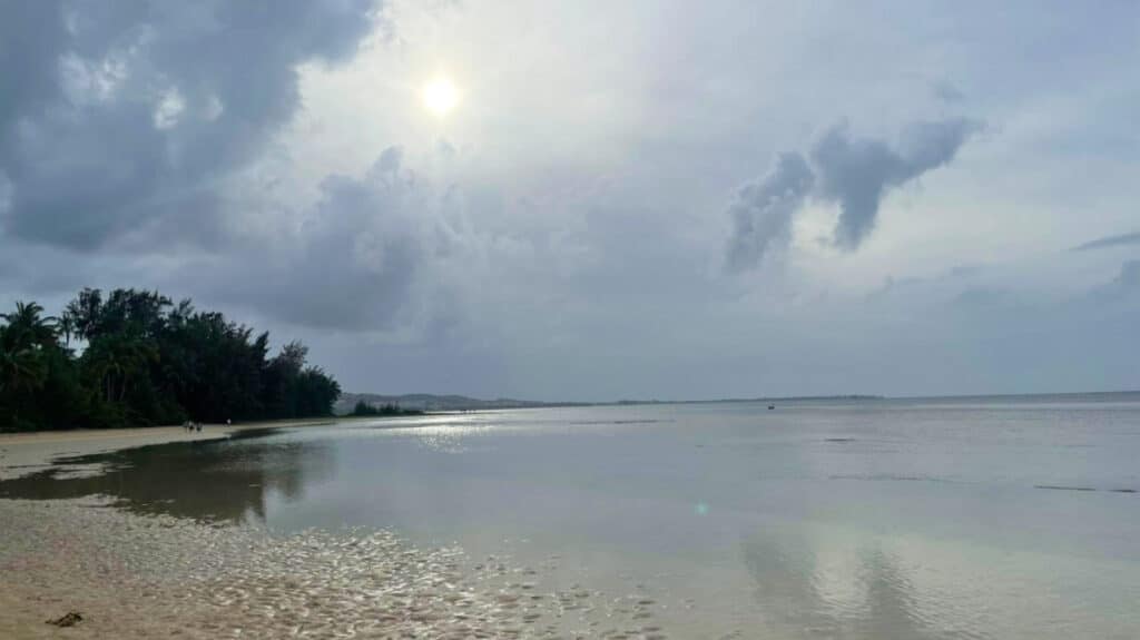 View of the sandbar during the low tide in Punta Bandera