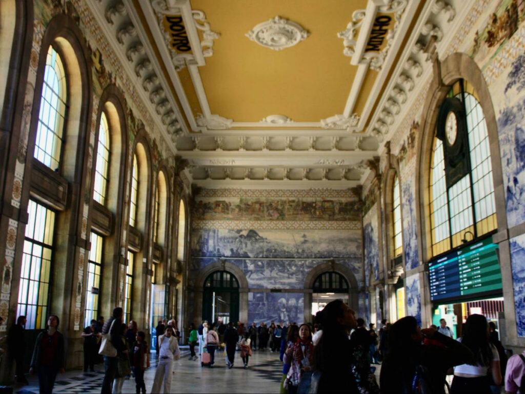 View inside São Bento Station