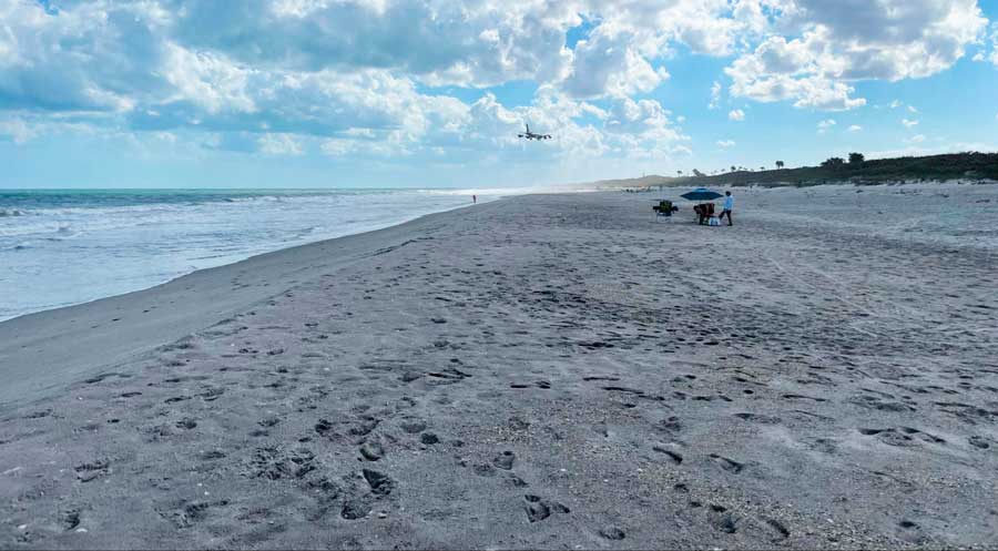 View of a plane that is about to land in Satellite Beach