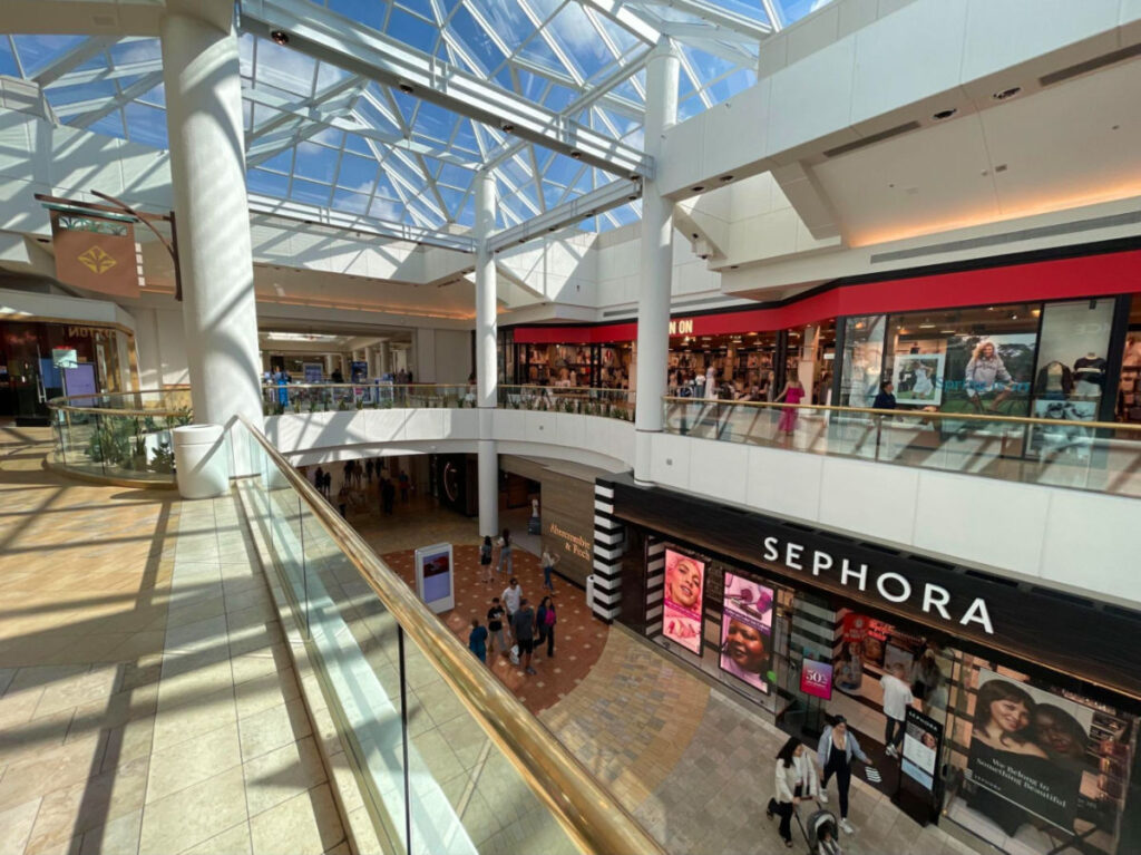 Stores inside the Scottsdale Fashion Square Mall