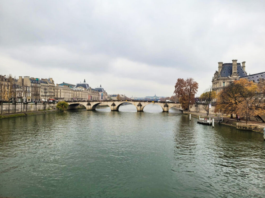 View of the fall foliage around Seine