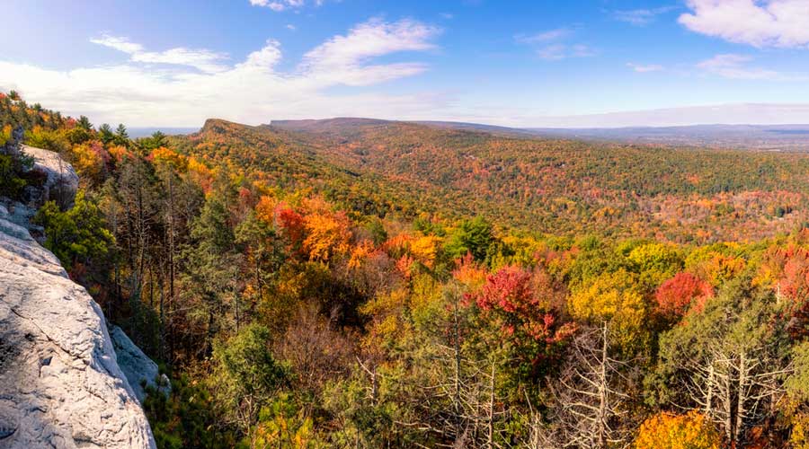 Overlooking view of Shawangunk Mountain during autumn season