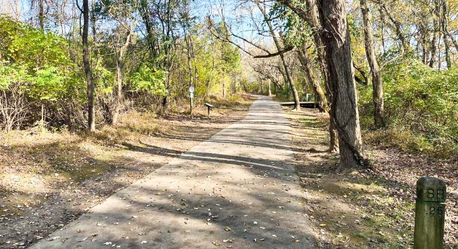 View of the pathway in Shelby Bottoms Greenway