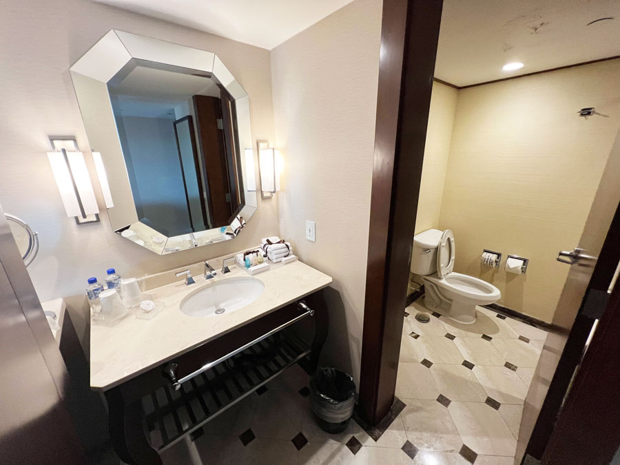 The bathroom in a room of Sheraton Isabel