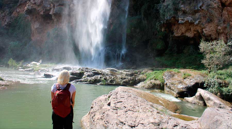 Sky using her Osprey Farpoint 55 during her travel in Spain