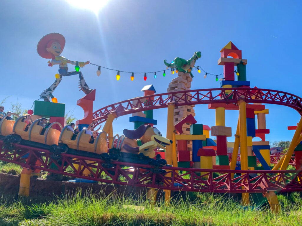 People enjoying the Slinky Dog Dash Ride