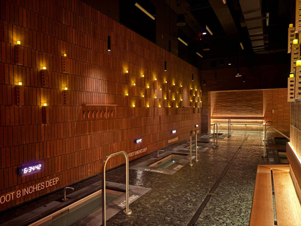 View of the interior at the ice bath in Othership Flatiron - Wellness Spa