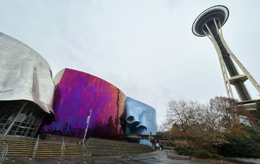 Panoramic view of The Space Needle and the Museum of Pop Culture on a gloomy day