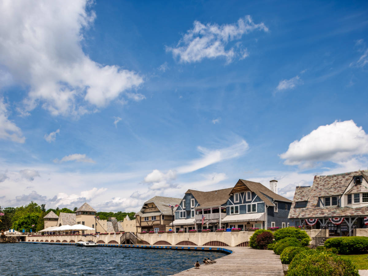 Panoramic view of the buildings in front of the lake in Sparta