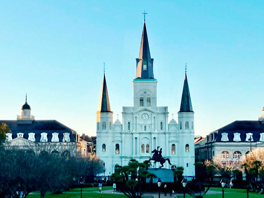 The St. Louis Cathedral under the clear blue sky