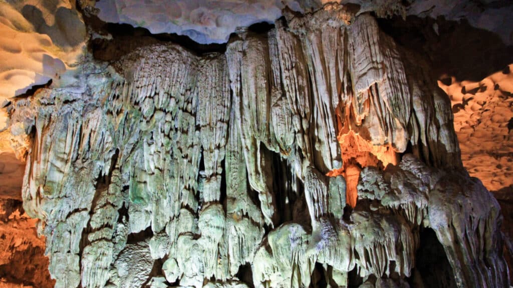 View of the stalactites drip from the cave ceiling in Oregon Caves National Monument