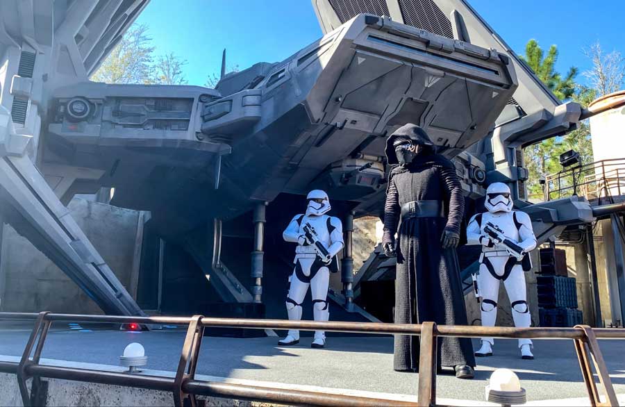 View of Star Wars character on the Star Wars Galaxy's of the Edge