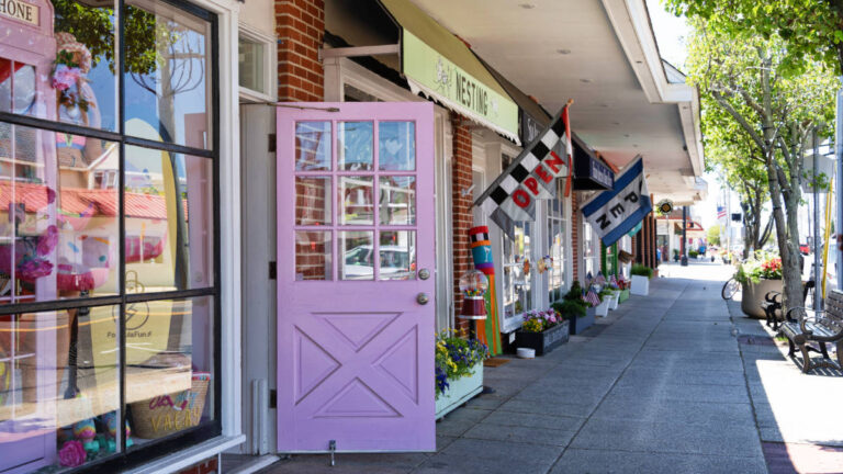 View of shops in Stone Harbor