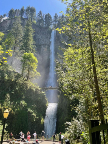 Majestic view of the Multnomah Falls on a sunny day