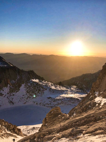 Scenic view of the sunrise over the frozen Iceberg Lake