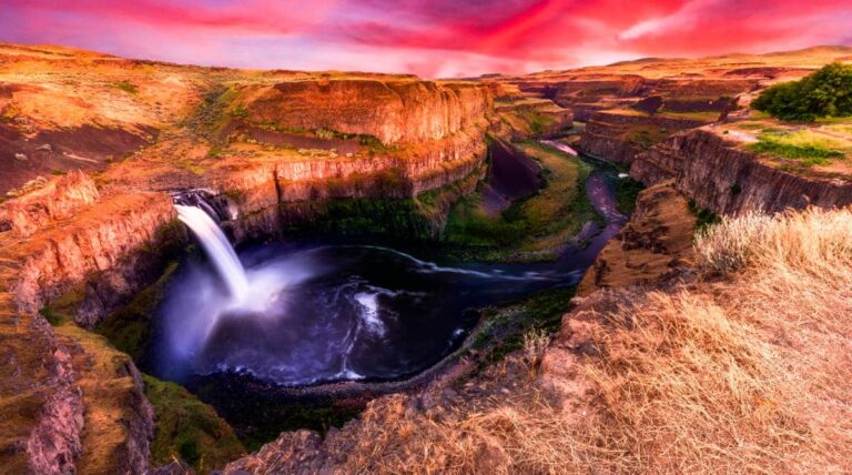 Aerial view of the stunning sunset at Palouse Falls
