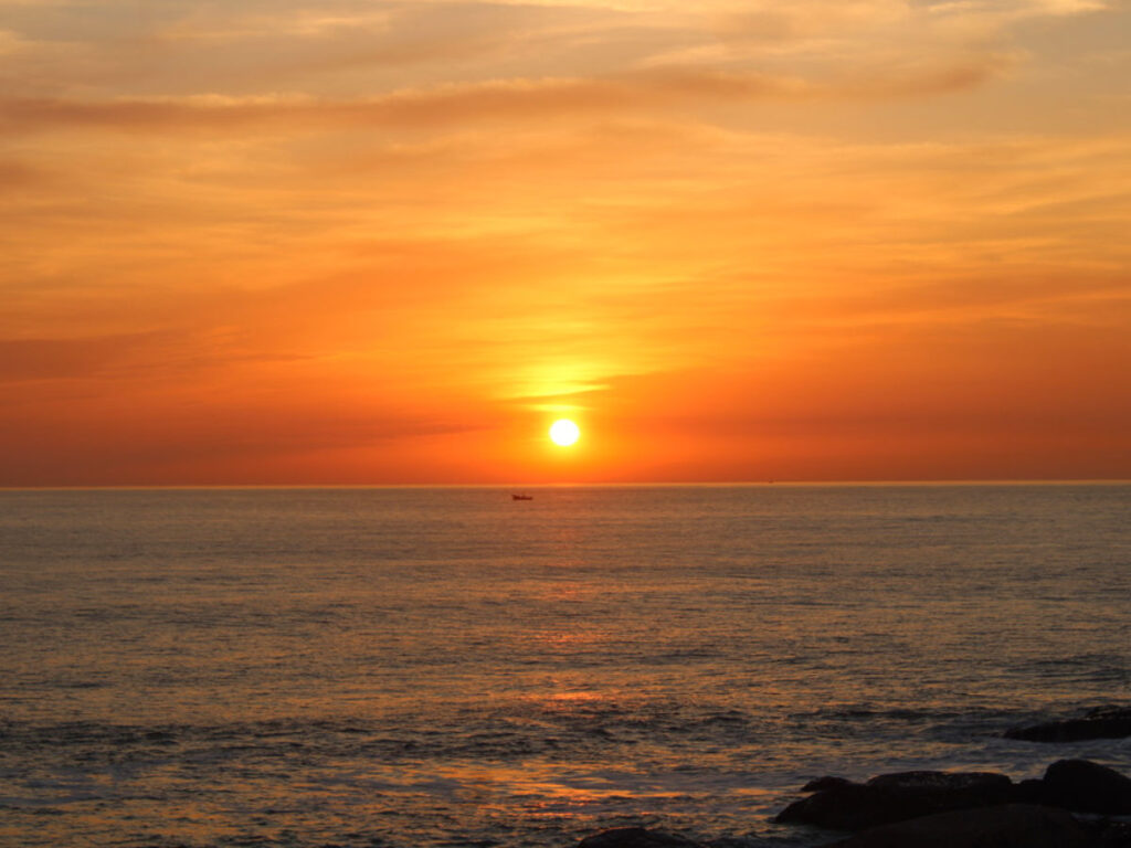 Sunset views at Praia das Pedras Amarelas