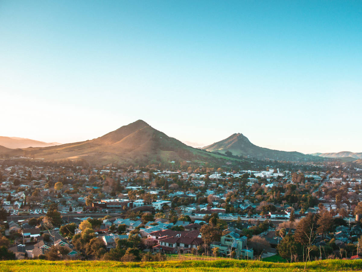 Clear blue sky over the San Luis Obispo during sunset