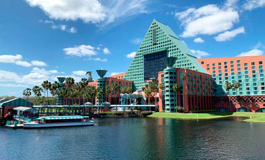 View of the Swan and Dolphin Hotel building from the outside