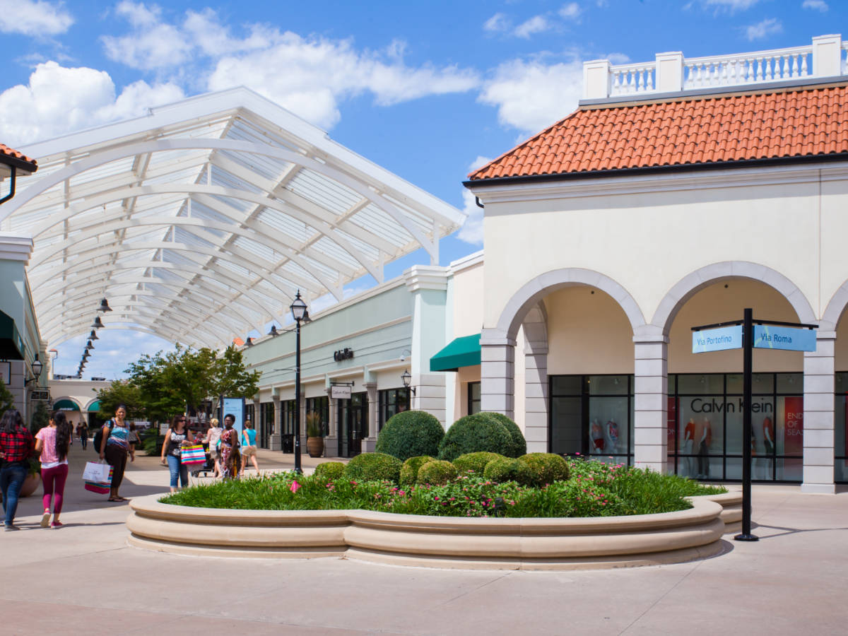 View at the Tanger Outlets Riverhead during a sunny morning