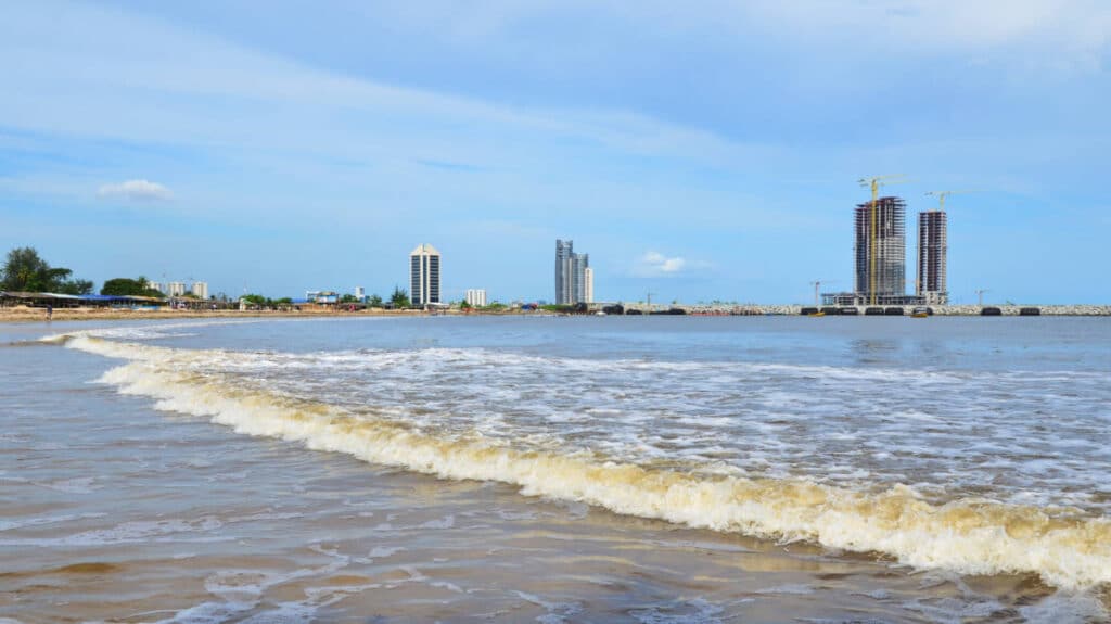 View of waves at the Tarkwa Bay