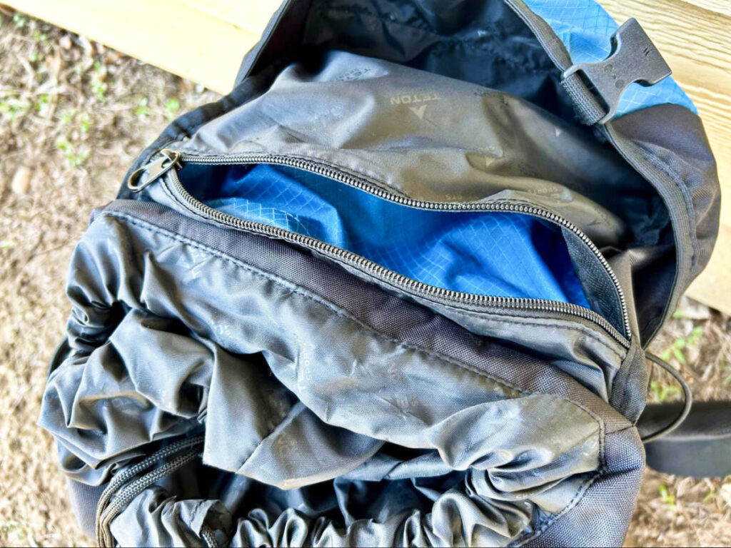 Closeup view of the internal and external access with the lid of Teton Sports Scout