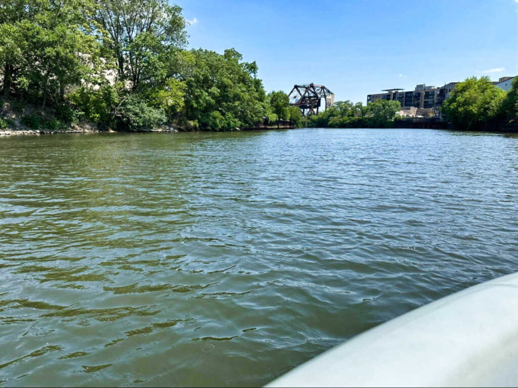 View of the Chicago River from the boat