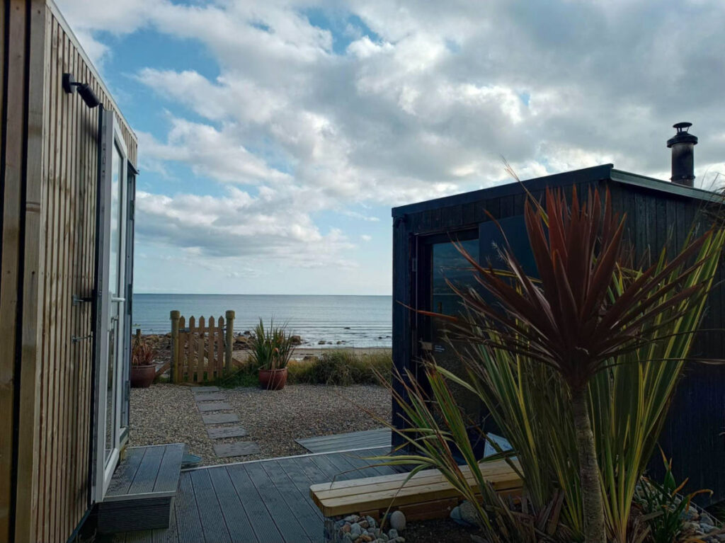 The Criccieth Sauna with a view of the sea