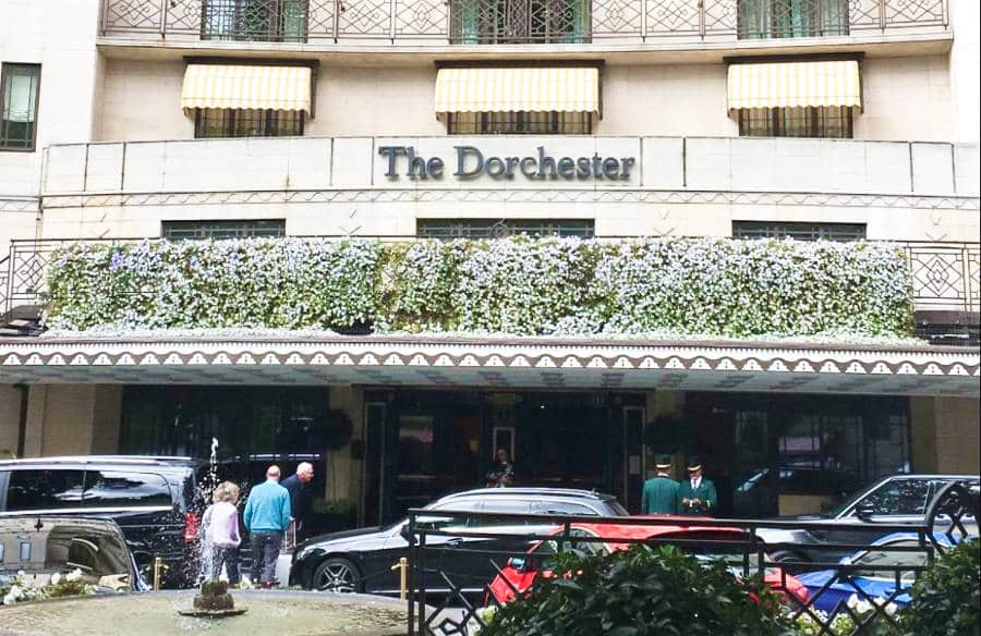 View of the people at the entrance of the Dorchester Hotel