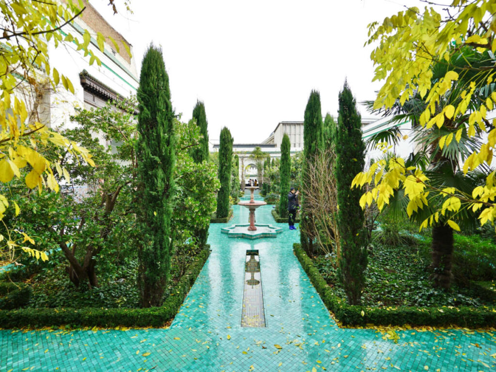 View of the fountain at the fancy outdoor area of the Grand Mosque of Paris